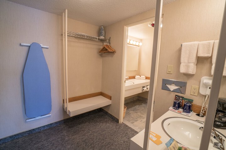 Room 21 of 29