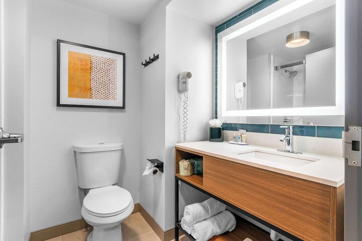 Comfort Inn & Suites York North