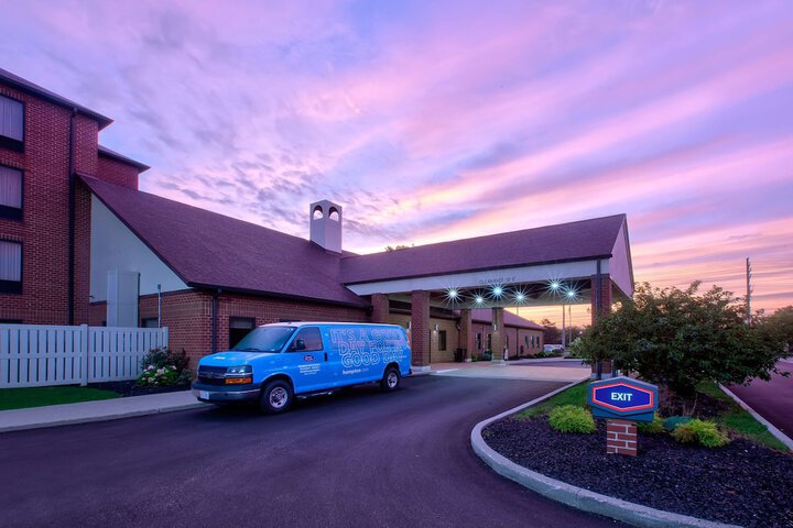 Hampton Inn & Suites Cleveland-Airport / Middleburg Heights