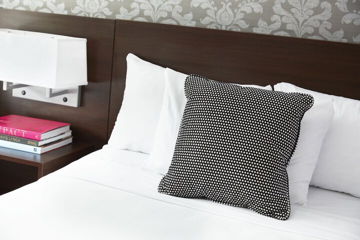 Room 16 of 32