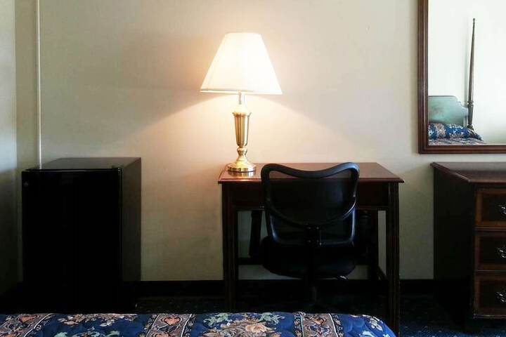 Room 18 of 33
