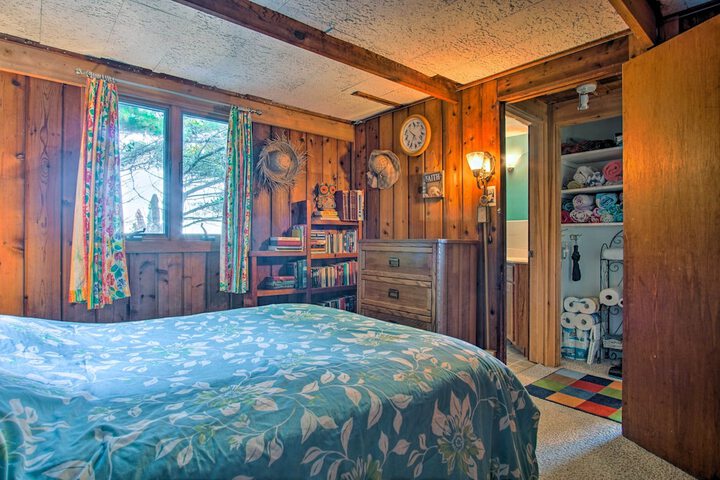 Lakefront Montague Cottage w / Deck & Beach!