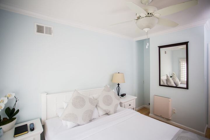 Room 16 of 102