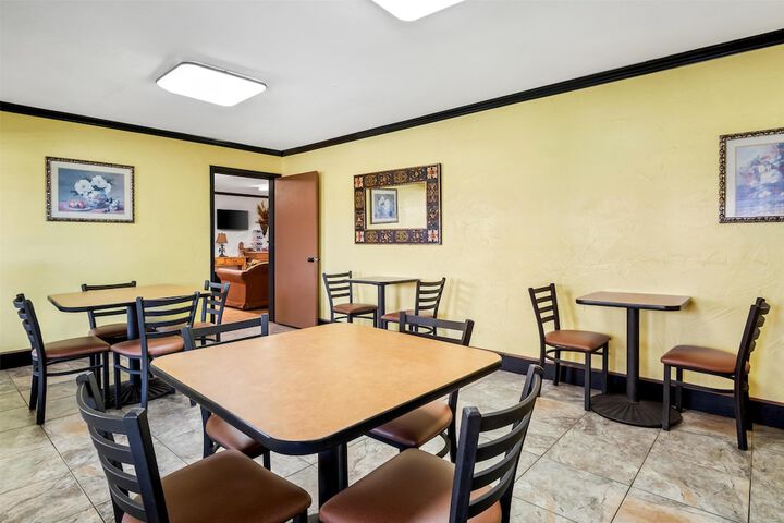 Americas Best Value Inn Midlothian Cedar Hill