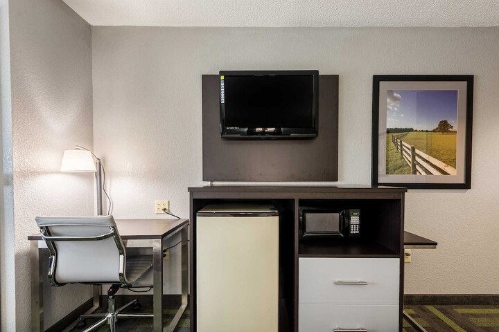 Room 19 of 33