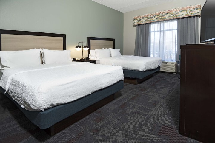 Hampton Inn & Suites Raleigh Downtown