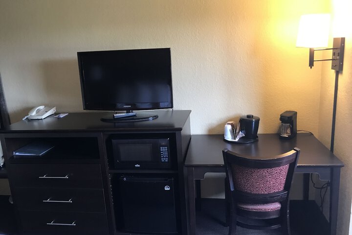 Room 52 of 81