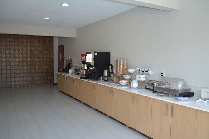 Breakfast/Coffee Service 75 of 77