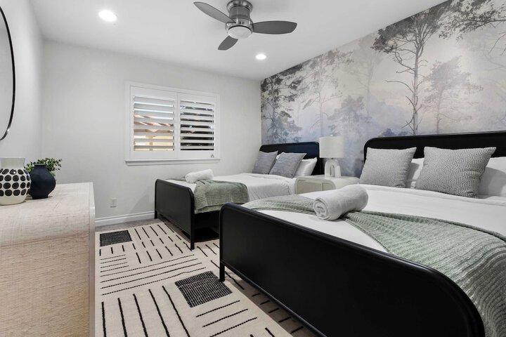 Luxury Pool Home w Theater Games & Mountain View