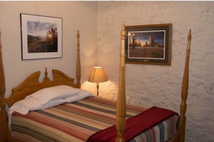 Room 27 of 119