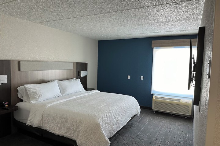 Room 26 of 45