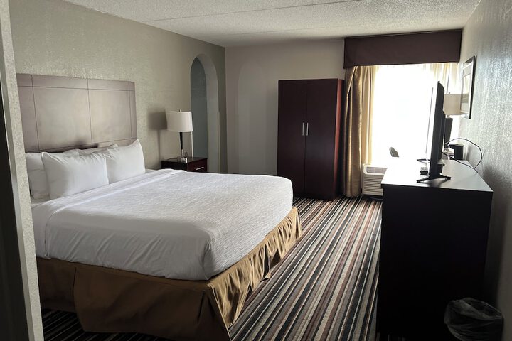 Room 16 of 40