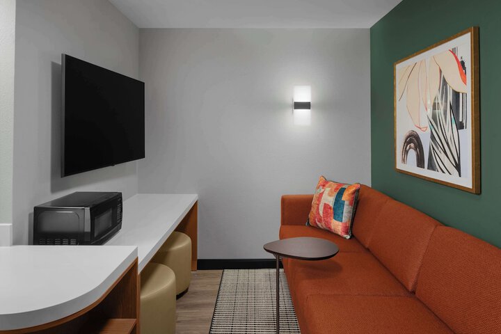 Embassy Suites by Hilton Madison Downtown