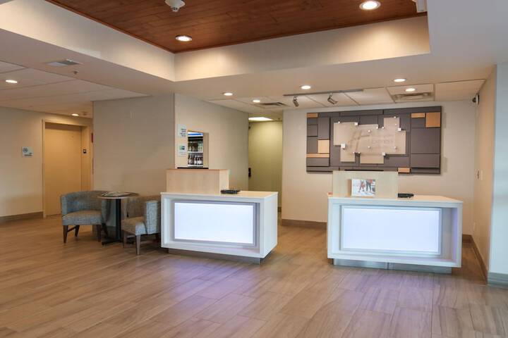 Hotel 3 of 34