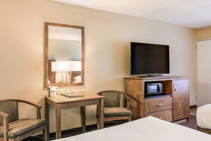 Room 18 of 29