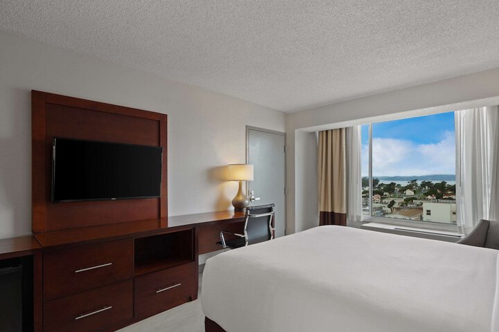 Room 20 of 77