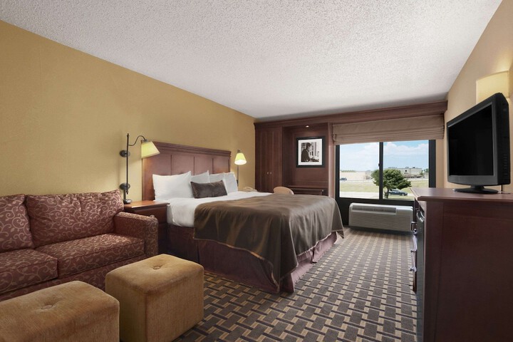 Room 21 of 28