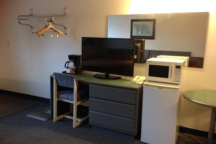 Room 33 of 40