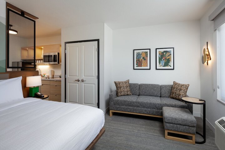 Room 20 of 34
