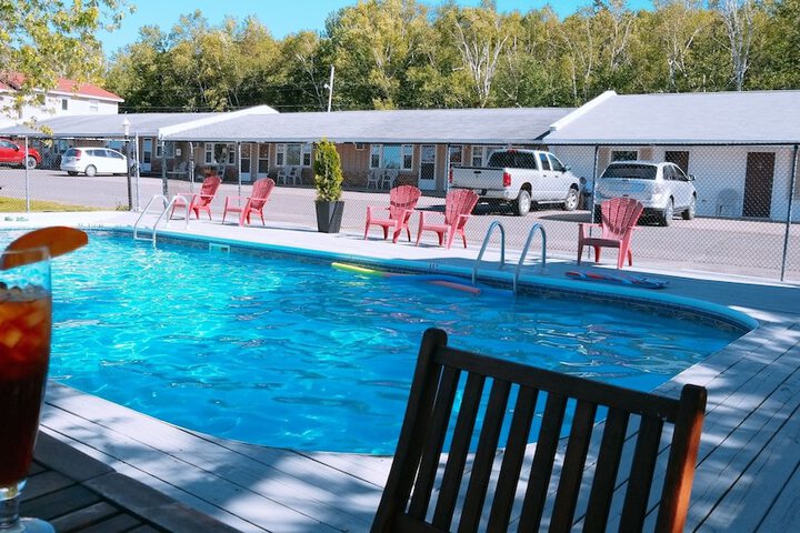Pool 4 of 35