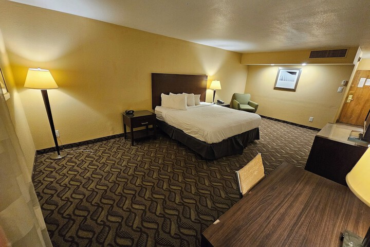 Clarion Inn & Suites Roswell
