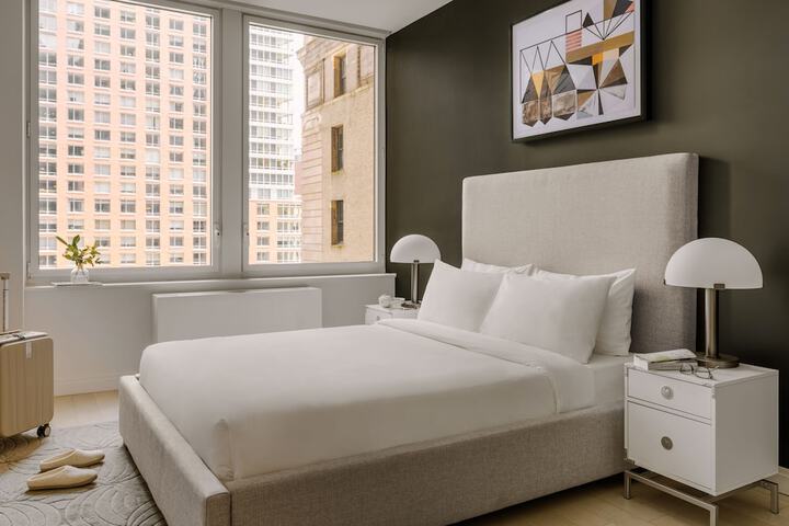 Room 34 of 104