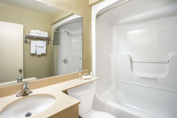 Room 9 of 21