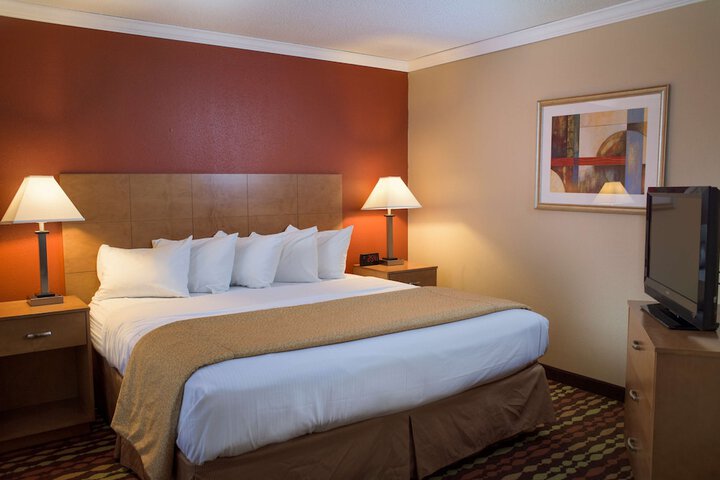 Room 44 of 82