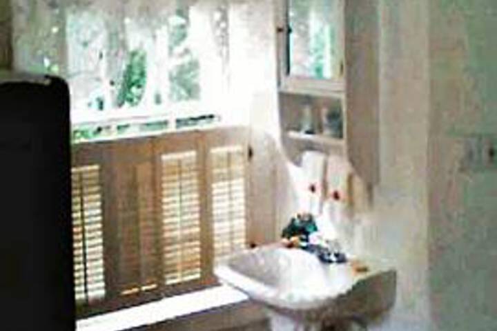 Nichols Guest House B & B