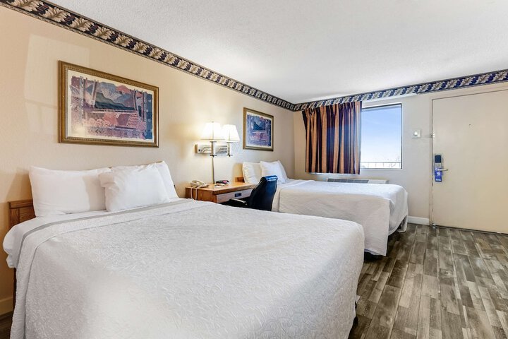 Room 14 of 28