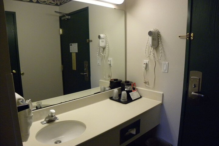 Room 37 of 54