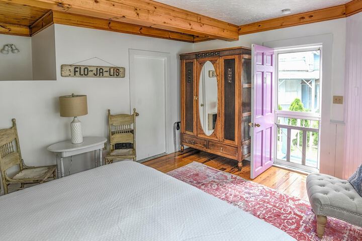Room 11 of 50