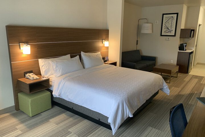 Room 22 of 42