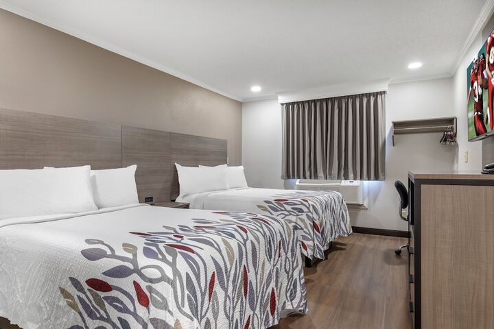Room 13 of 28
