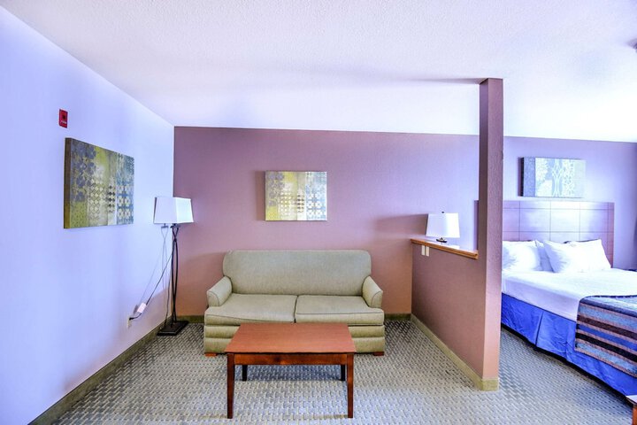 Room 12 of 28