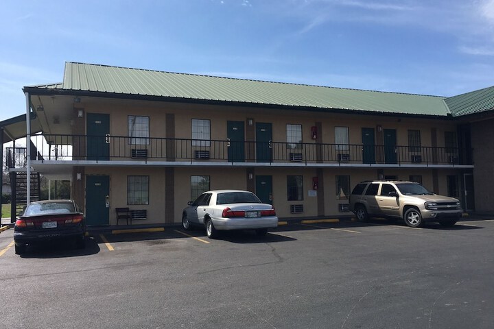 Regency Inn & Suites