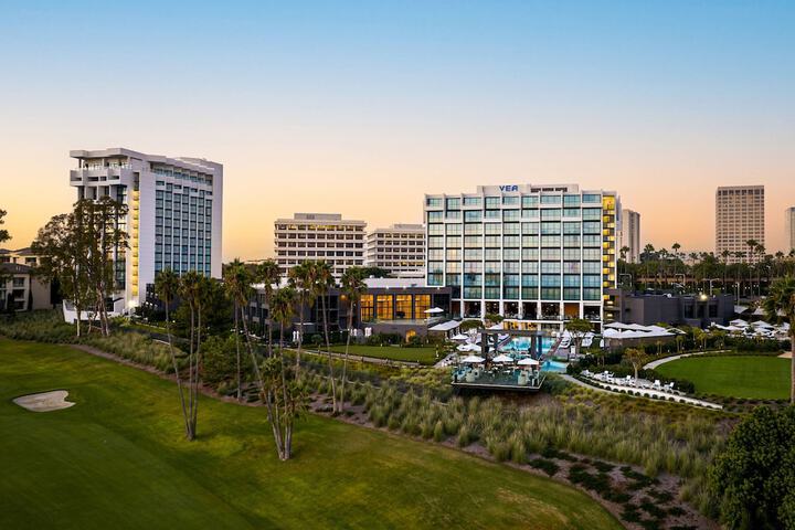 VEA Newport Beach a Marriott Resort & Spa