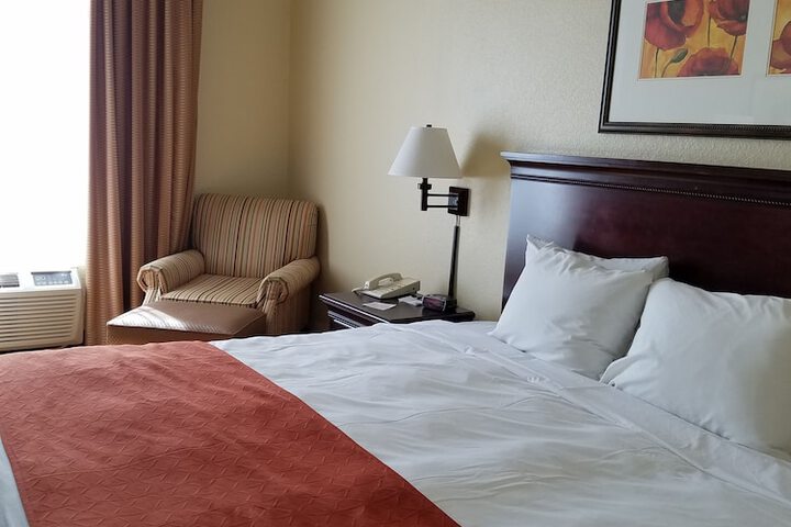 Country Inn & Suites by Radisson Lexington, VA
