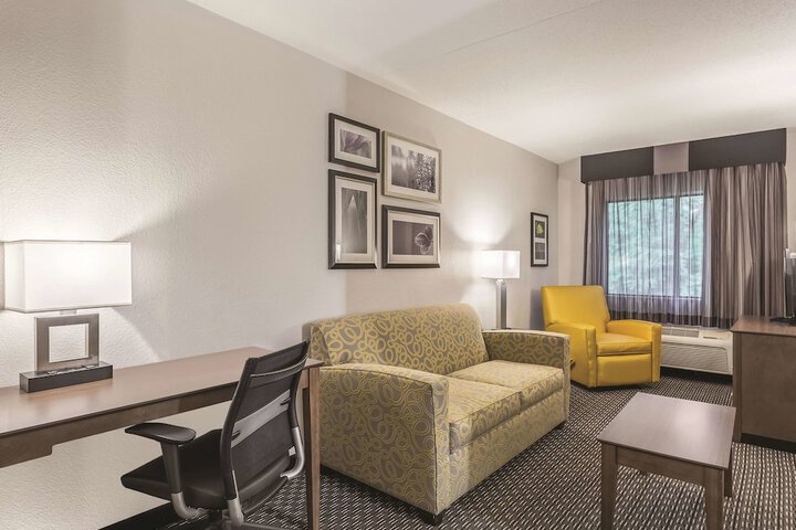 Room 27 of 42