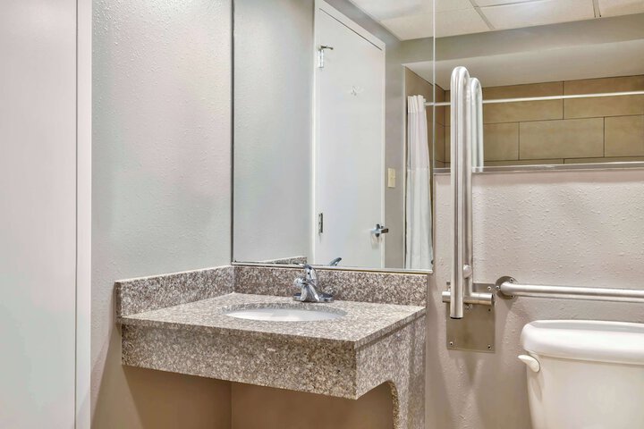 Room 10 of 26