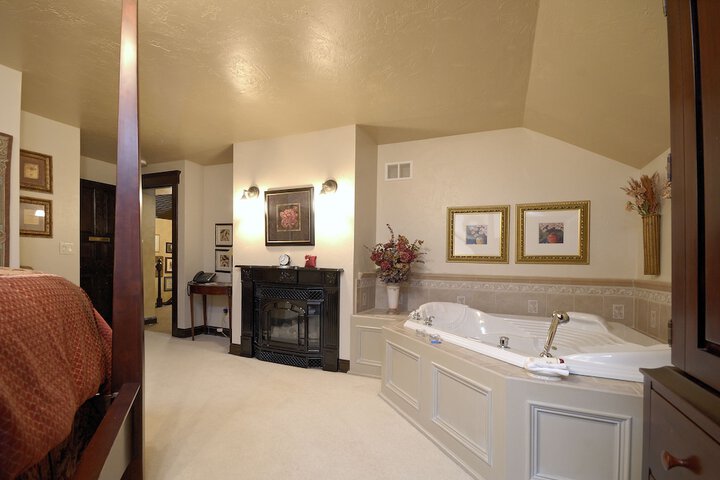 Room 40 of 46