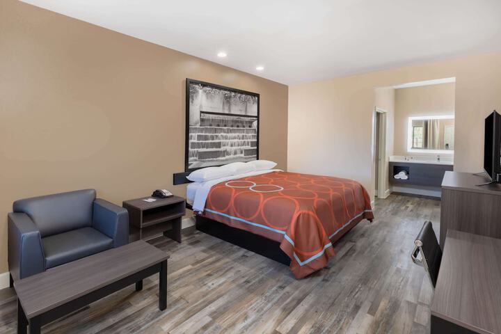 Room 13 of 23