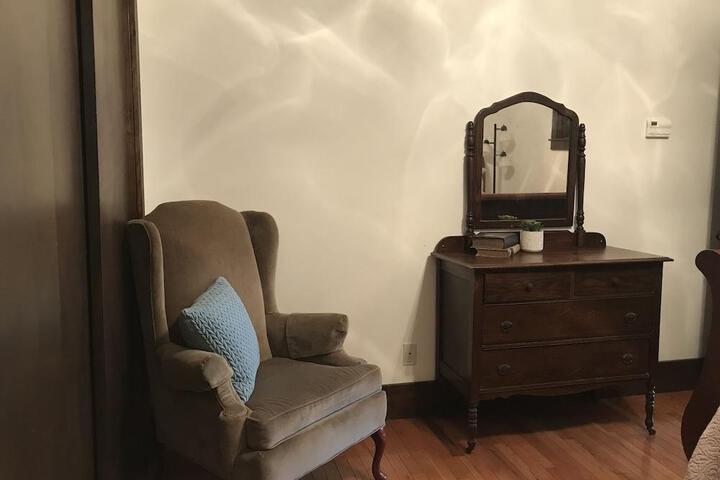 McGrady Inn - Bed & Breakfast