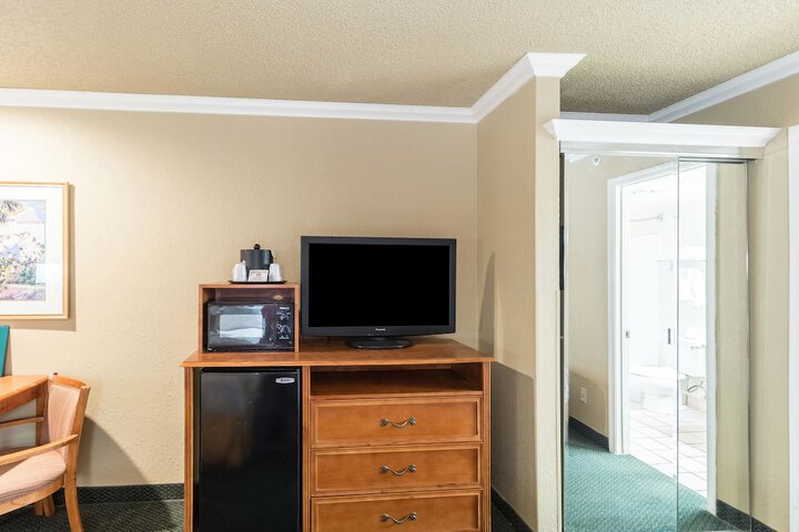 Room 17 of 51