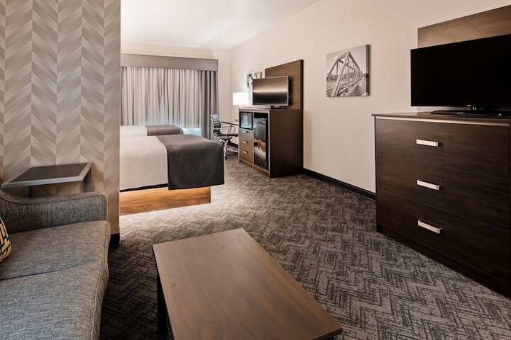 Room 13 of 20