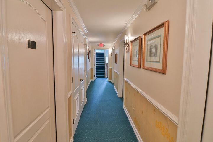 Ballroom/Hall 105 of 112