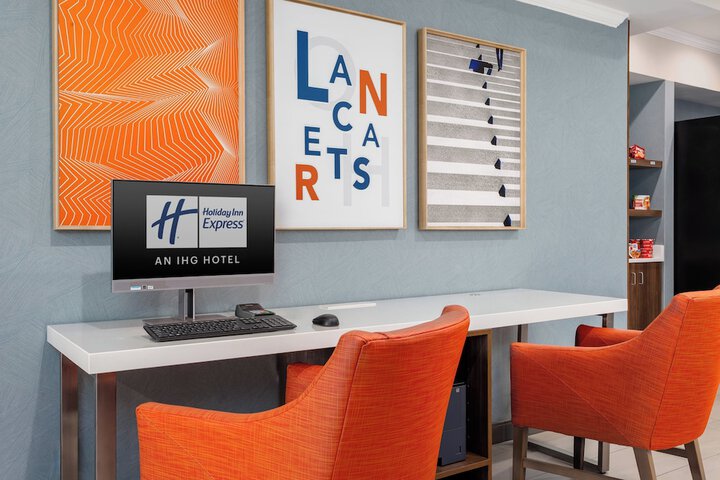 Holiday Inn Express & Suites Lancaster by IHG