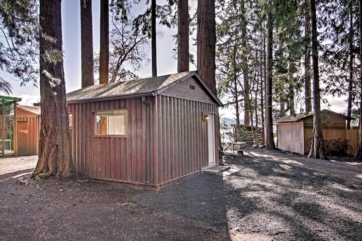 Gorgeous Poulsbo Waterfront Home on Liberty Bay!
