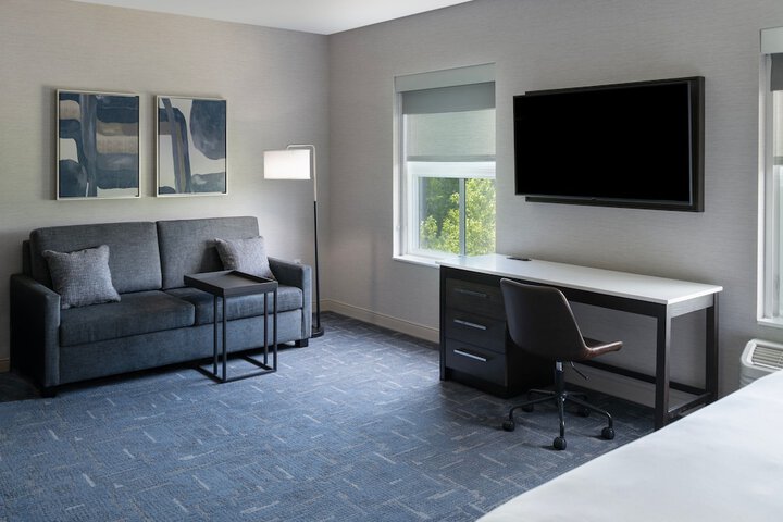 Room 22 of 37