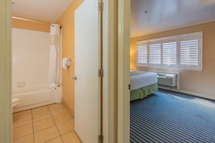 Room 20 of 38